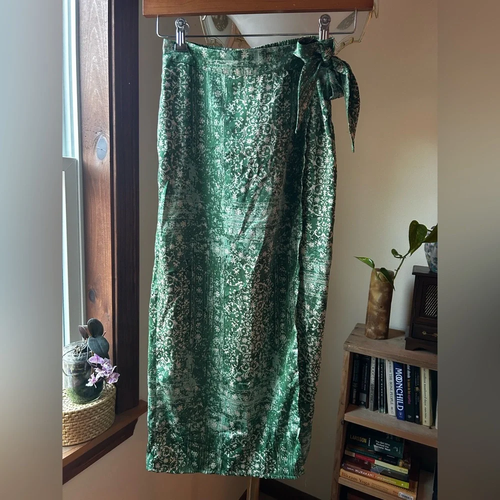 Rachel Zoe faux rap skirt batik style block print pattern feels like satin new - Picture 9 of 9